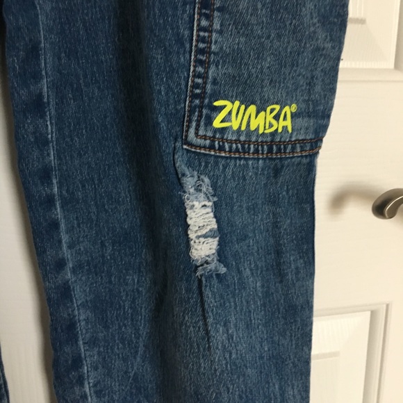 ZUMBA Get Faded Denim Dance Cargo Capri Pants, M - Picture 5 of 8
